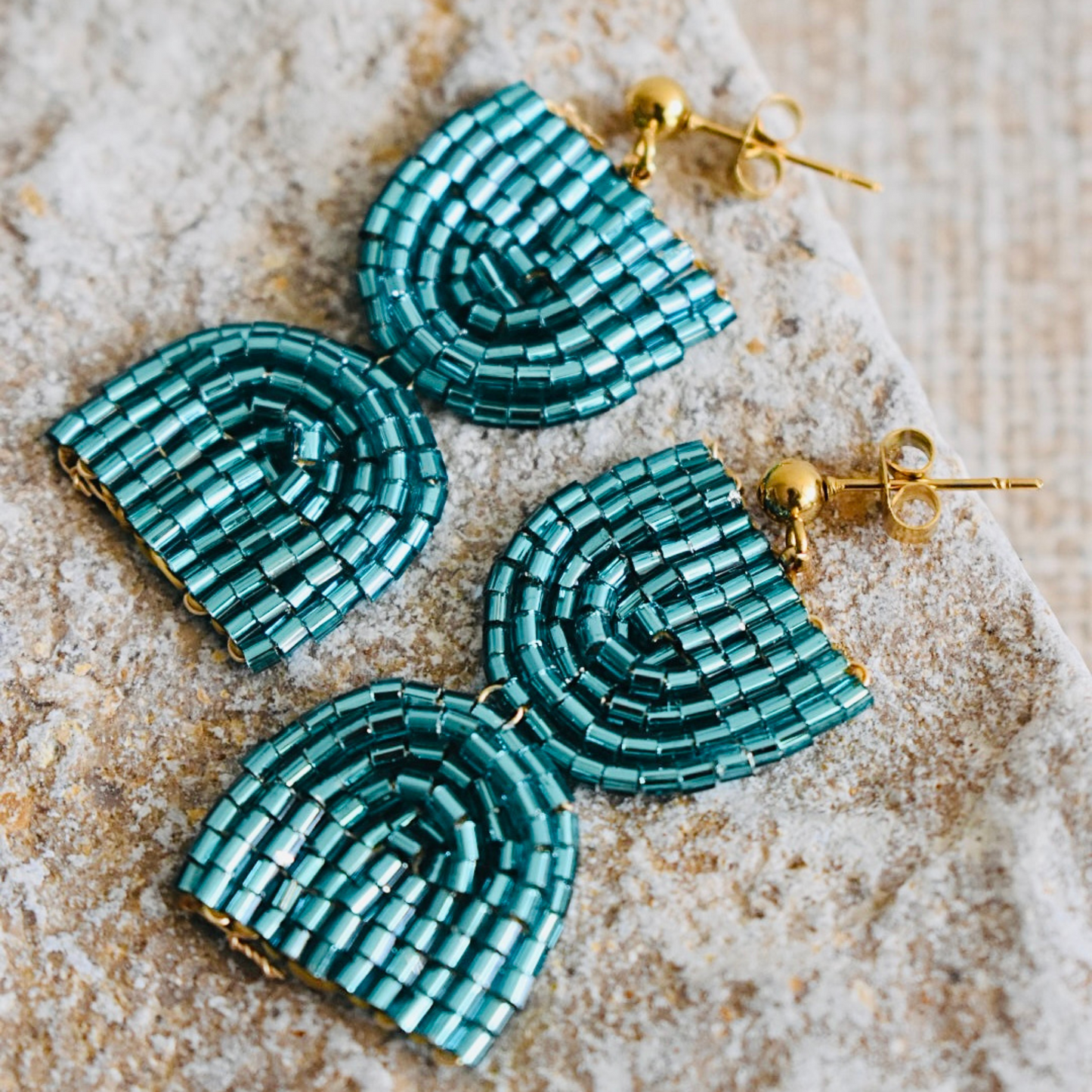 Hourglass - Beaded earrings with miyuki beads