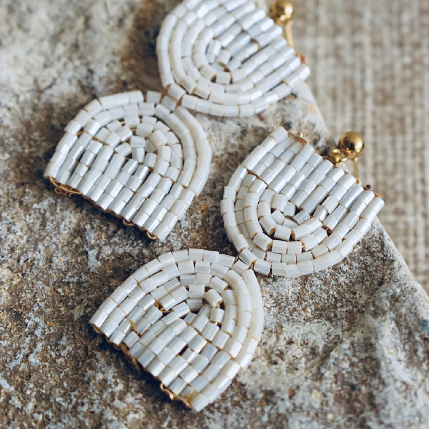 Hourglass - Beaded earrings with miyuki beads